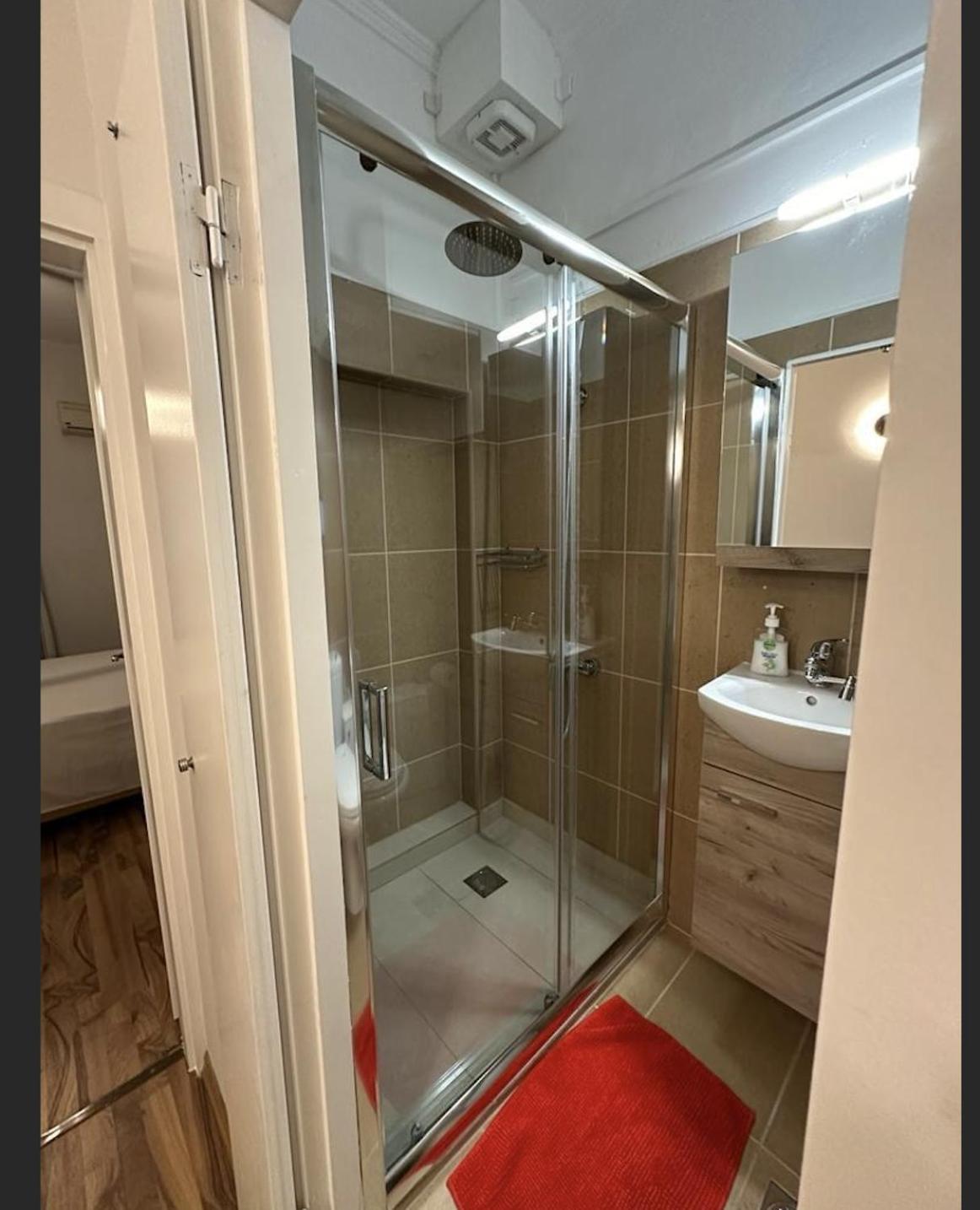Modern Cozy Central Flat パトラ エクステリア 写真