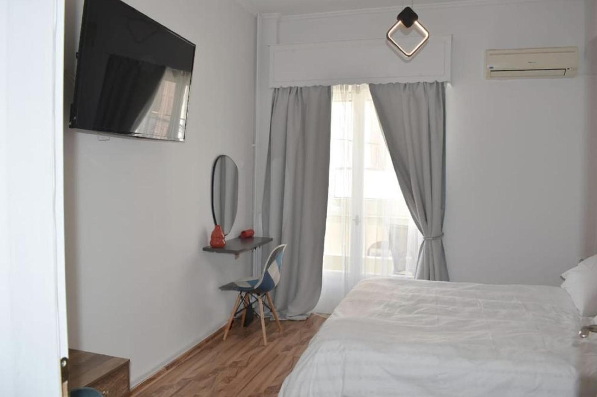 Modern Cozy Central Flat パトラ エクステリア 写真
