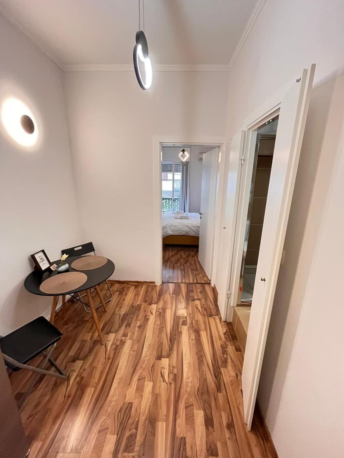 Modern Cozy Central Flat パトラ エクステリア 写真